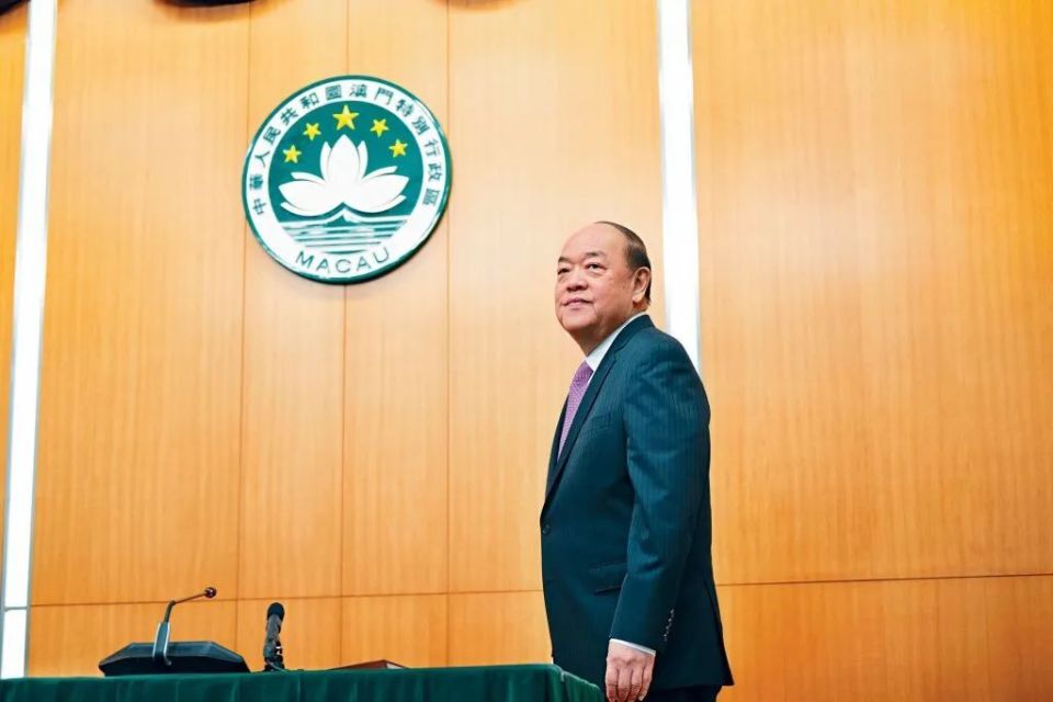 岑浩辉宣誓就任澳门行政长官，新篇章的开启_解释定义