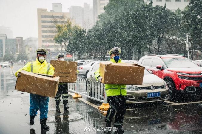 武汉下雪了，冬日里的惊喜与静美