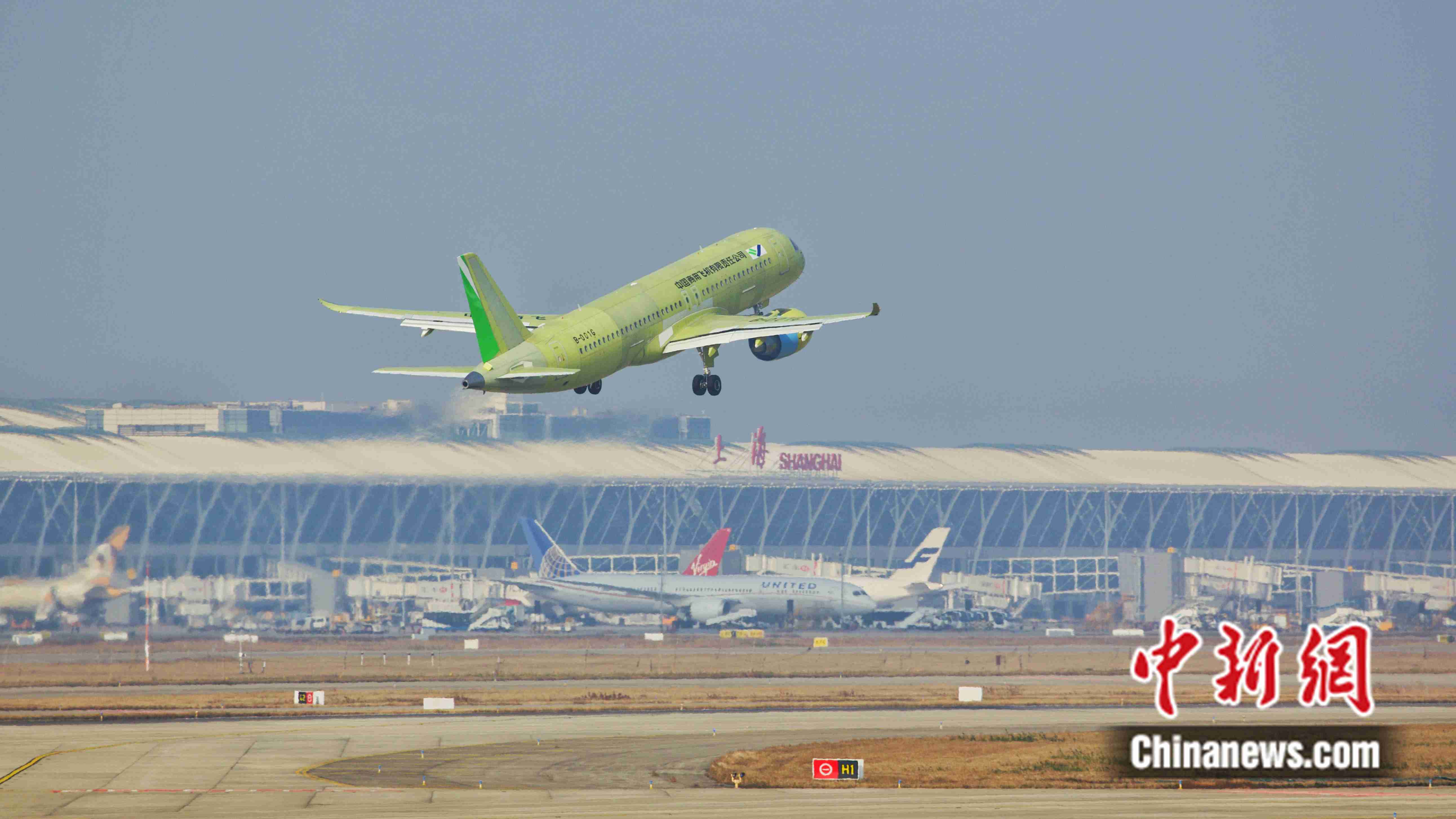 C919开沪港定期航班，开启航空新纪元！