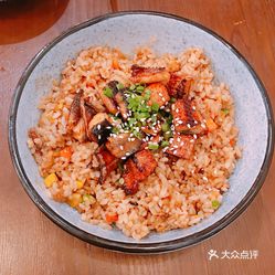 上海一门店回应天价蛋炒饭卖258元，背后的故事引人深思