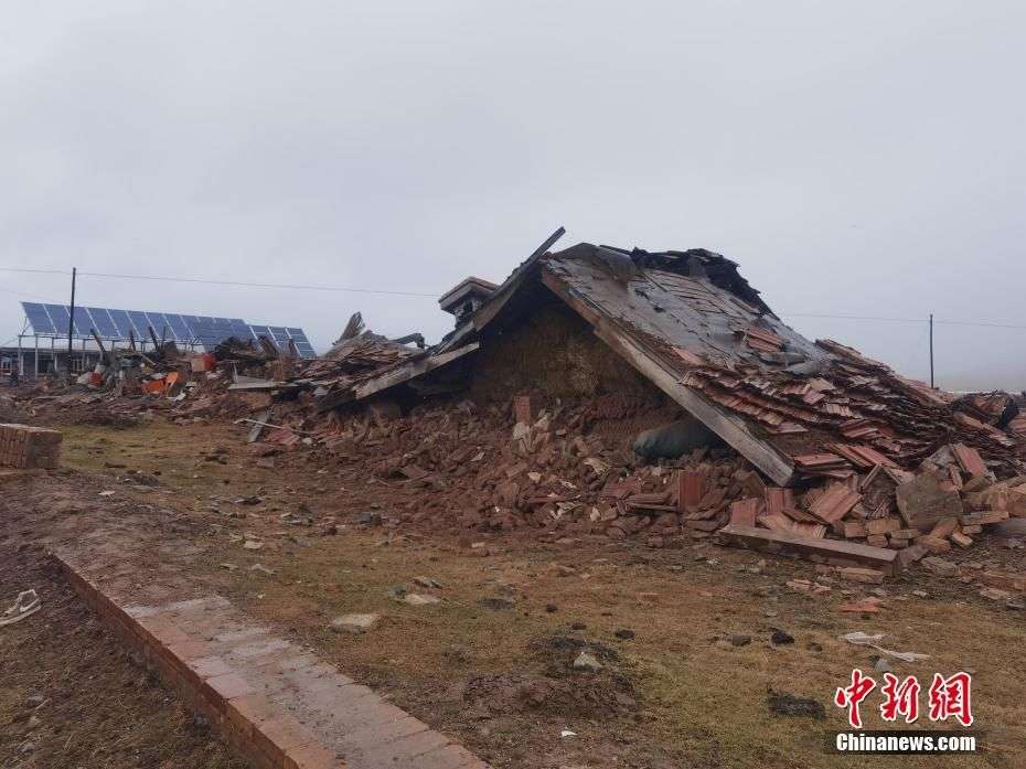 青海玛多县发生5.5级地震，灾难瞬间与救援行动