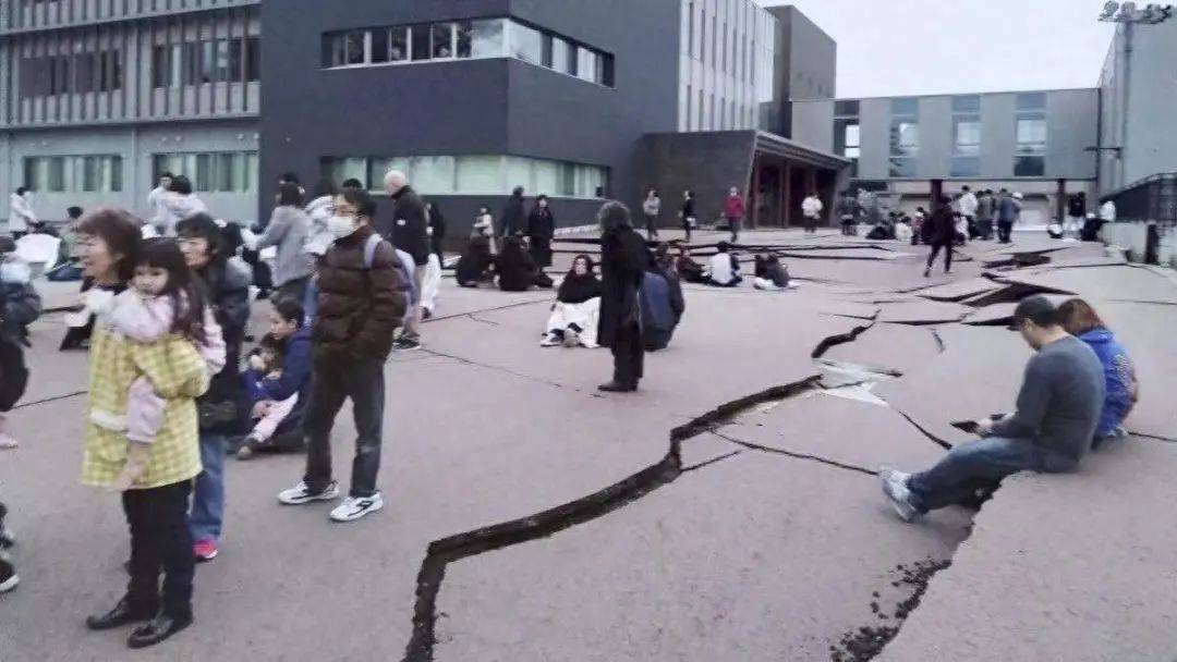 中国留学生亲历日本地震，震撼瞬间，以为是幻觉